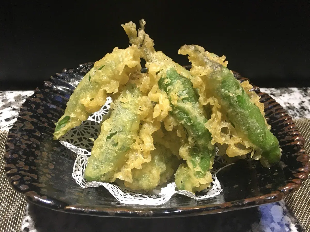 Steamed edamame with sea salt